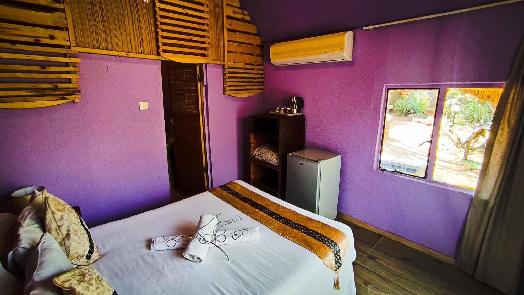 Elephant Trail Guesthouse And Backpackers Kasane Quarto foto