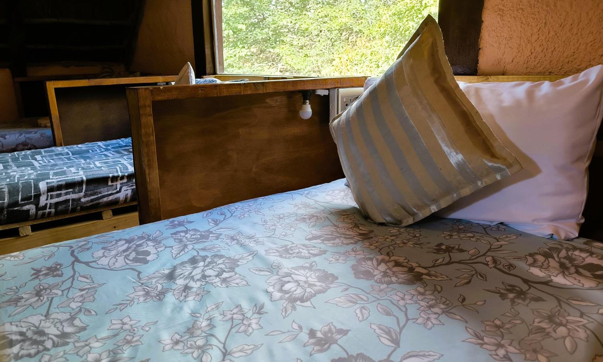 Elephant Trail Guesthouse And Backpackers Kasane Quarto foto